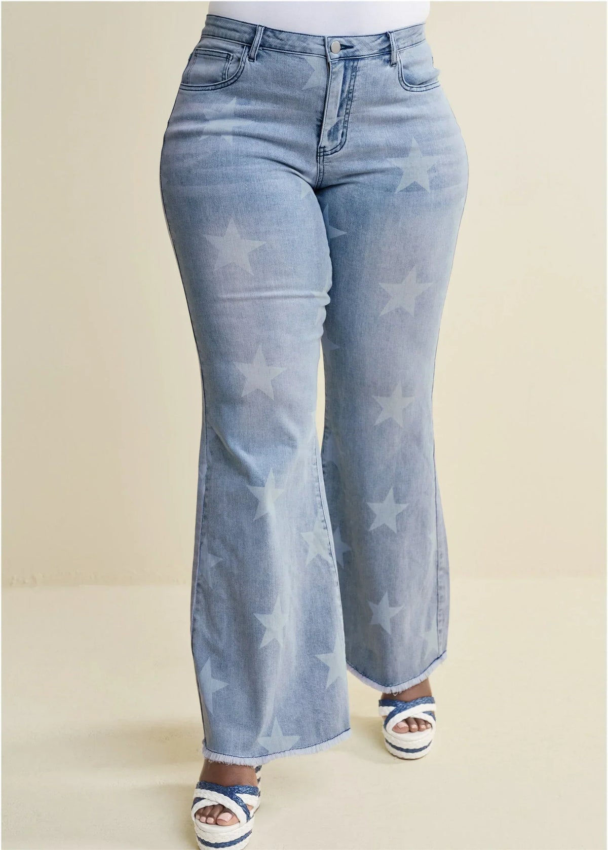 Mid Rise Star Flare Jeans Light Wash