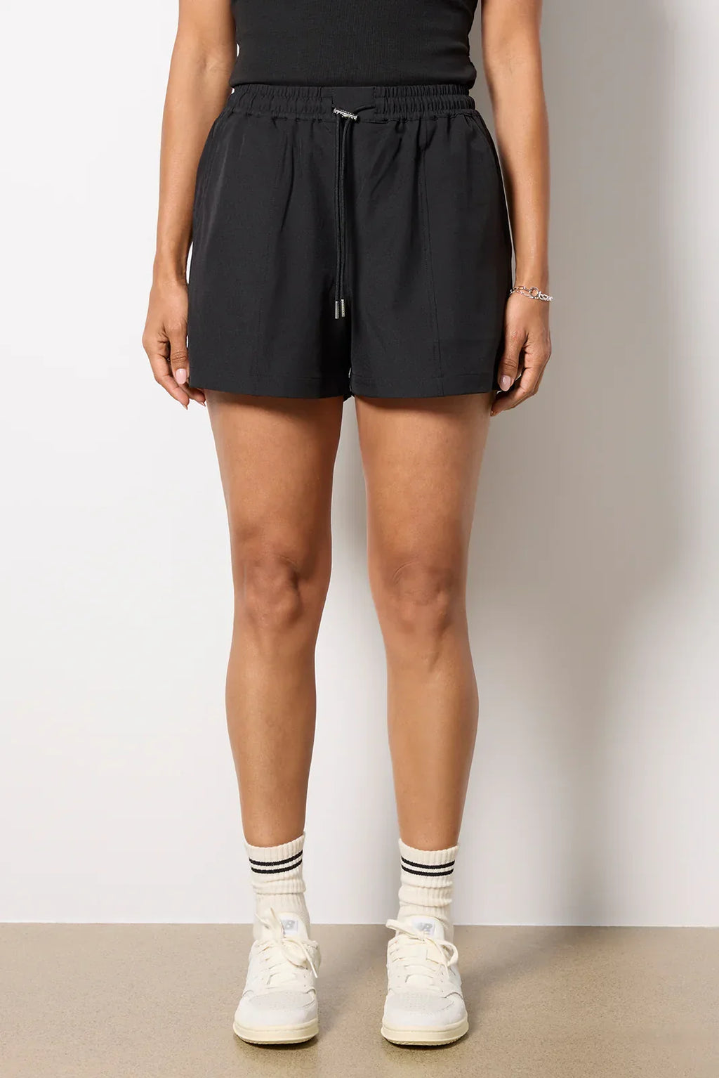 Esmond Mid Rise Short 3