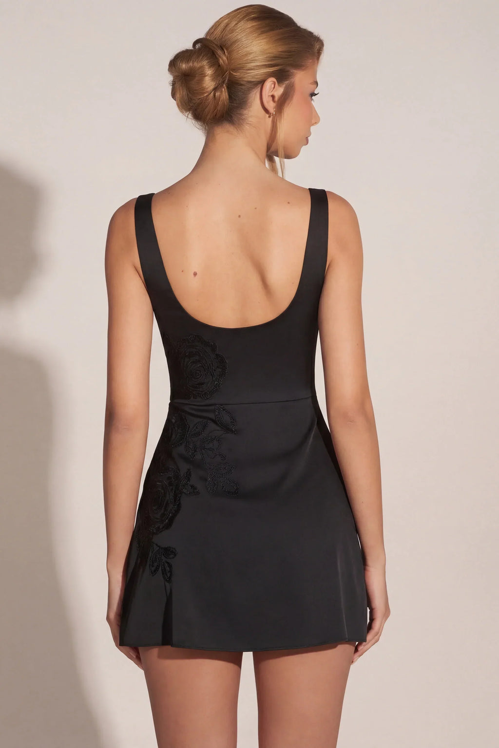 Embellished Scoop Neck Fitted Mini Dress in Black