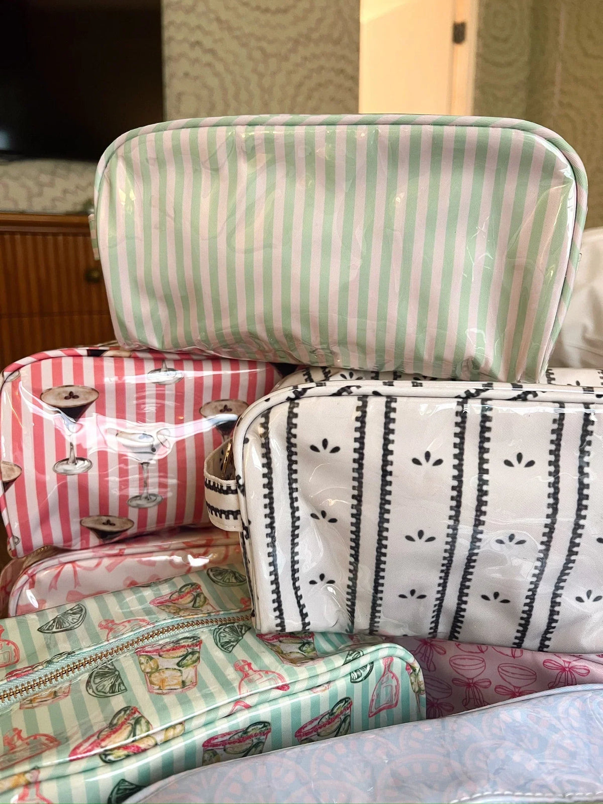 KenzKustomz Clear Coat Toiletry Dopp Kit